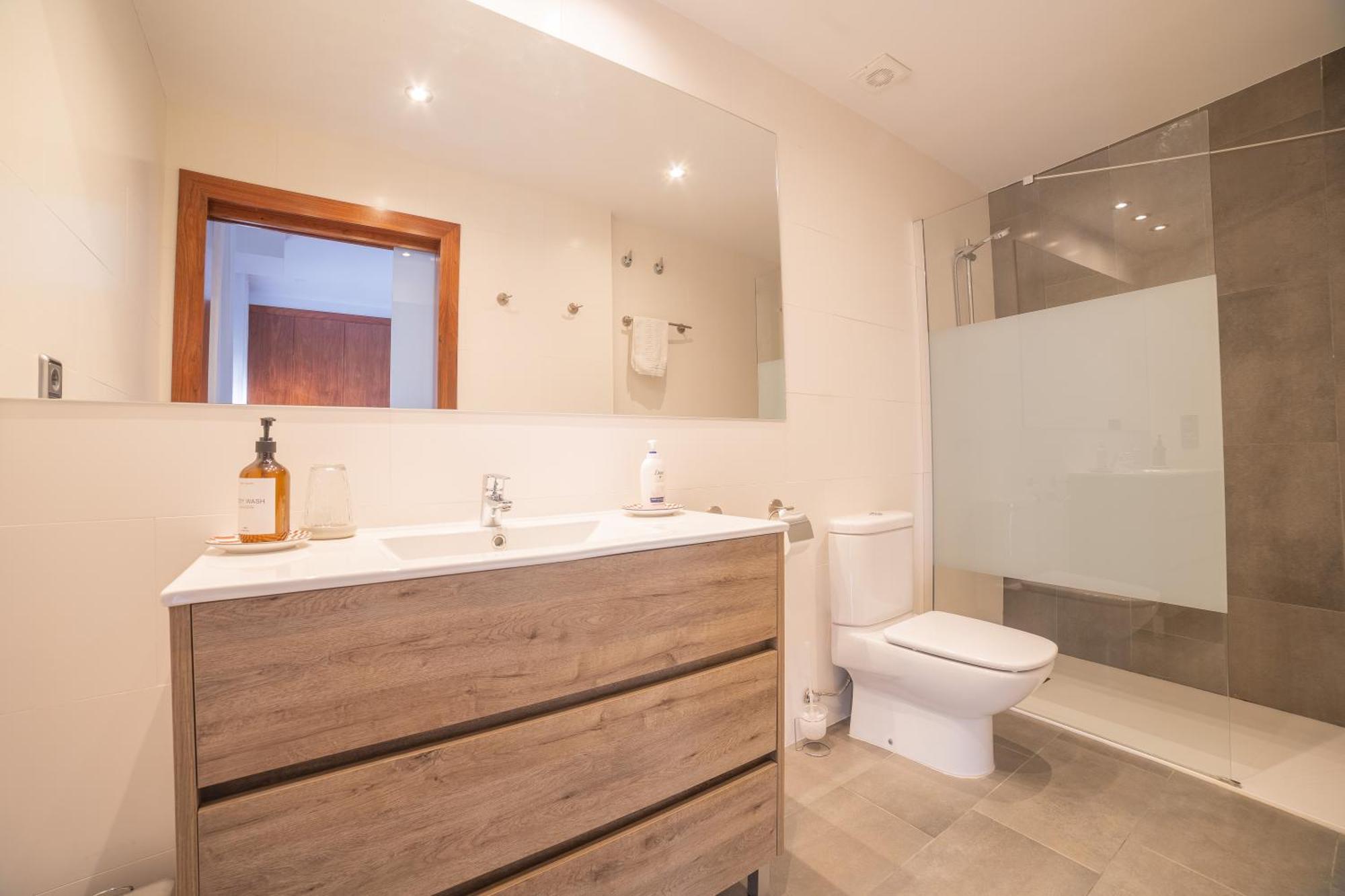 Mazi Apartments Colon Vic Exterior photo